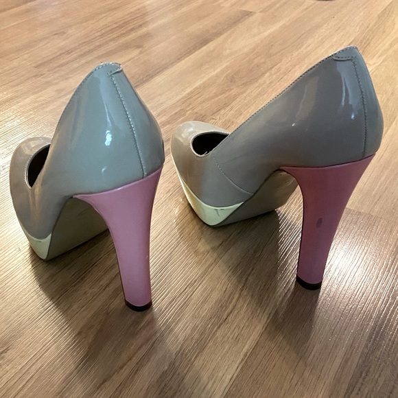 GUESS Nude & Pastel High Heels - Picture 3 of 4